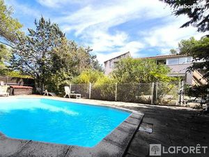 Maison 7 pièces 225 m²