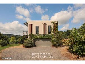 Maison 7 pièces 251 m²