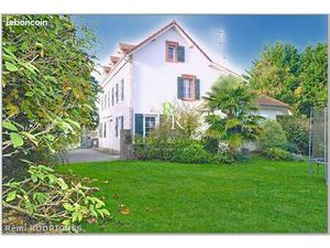 Maison 10 pièces 219 m²