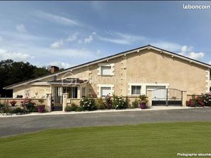 Propriété 4 pièces 145 m²