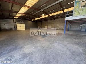 Local bureaux 1 100 m²