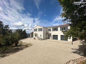 Maison 8 pièces 268 m²