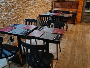 Pizzeria avec terrasse privative en centre-ville de Pierrelatte – Fonds de commerce à vend