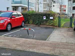 Place de parking aérienne avec stop car dans résidence