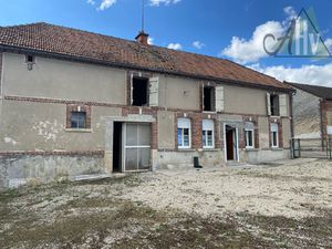 Maison ancienne avec dépendances  grenier aménageable et vas