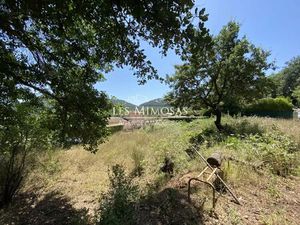 BAGNOLS-EN-FORET  Terrain à bâtir de 2927m²