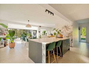 Vente Maison 7 pièces de 180m² - 13540 Aix-en-Provence
