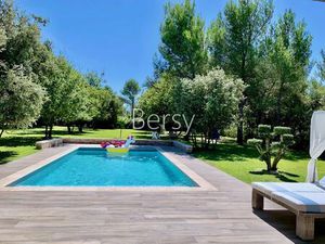 Villa contemporaine 205m2 sur 3 100 m2 avec piscine chauffée de 10x5m