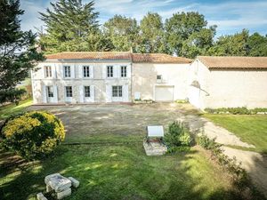 Vente maison 7 pièces 141 m² à Saint-Symphorien (79270)  366 000 €