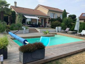 Maison de luxe à vendre à Dommartin