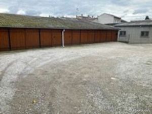 Mirecourt  garage centre ville à louer