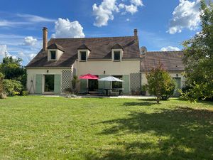 Maison familiale de 188m² à vendre a La Celle-les-Bordes 