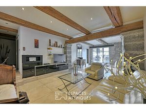 Charmante bâtisse en pierre dans le village des Matelless