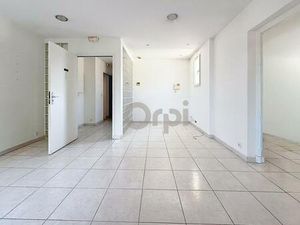 Local Professionnel à louer - Lumineux - Ascenseur & Clim - Centre Roquebrune sur Argens