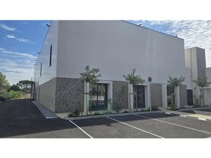 Local commercial 550 m2 - Cuers