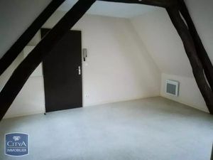 Appartement à louer 2 pièces 44 m² - Saint-Amand-Montrond (18) - 400€