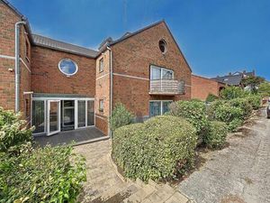 Accueil en vente à Rue Omer Thiriar 121  Saint-vaast  Belgique | CENTURY 21®