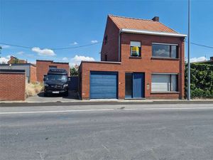 Halfopen te renoveren woning nabij centrum Pittem op een perceel van 348m²!