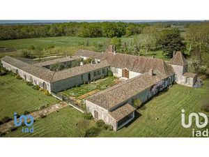 Vente maison 20 pièces 650 m² Saint-Avit-Saint-Nazaire (33220)