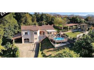 Maison avec piscine et jardin Saint-Privat (07)