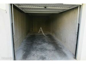 Parking/box 1 pièce 13 m²