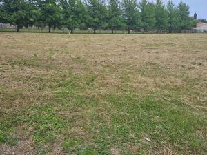 Vente terrain 585 m² à Brizambourg (17770)  23 000 €