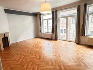 Appart 2ch avec balcon  cour commune  remise et garage