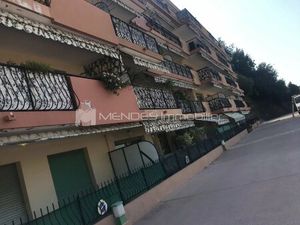 GRAND 3/4 PIECES AVEC TERRASSE GARAGE ET CAVE