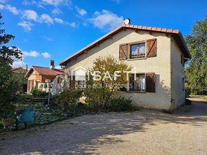 Deux maisons indépendantes sur grand terrain avec piscine