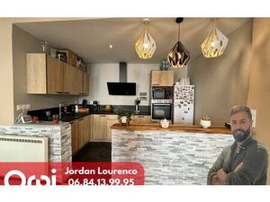 Appartement Les Échelles 77 m² T-3 à vendre  165 000 €