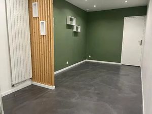 Local commercial en centre ville et proche Gare RER