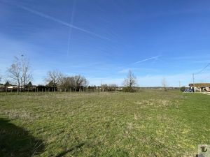 Terrain 970 m2  borné  viabilisé à proximité de Bergerac