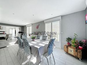 Maison de 170m²  sur une parcelle de 680m² idéalement située à La Pouëze