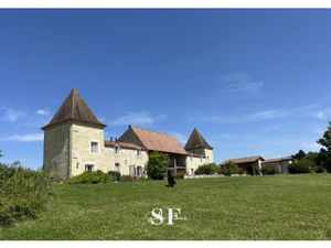 A 13KMS D'AGEN - PROPRIETE D'EXCEPTION AVEC TERRAIN