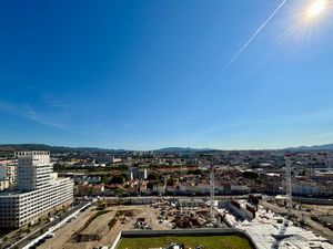 Etage élevé - Studio de 22 6 m2 - Ecoquartier Euroméditerran