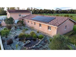 BAISSE DE PRIX : Grande maison familiale contemporaine 4 chambres avec piscine intérieure