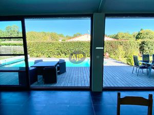 Maison avec Piscine à Naujac Sur Mer