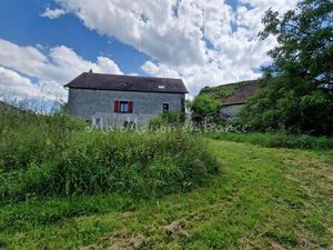 Maison et Grange pour Famille sur 2 hectares