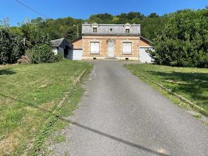 Location propriété 7 pièces 154 m² à Vauxbuin (02200)  1 100 €