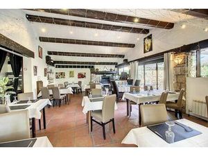 Vente immeuble 205 m² Tourtour (83690)