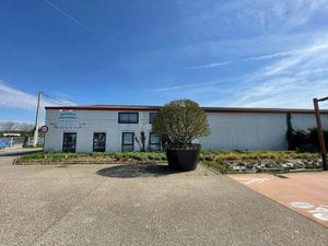 Local d'activités à vendre