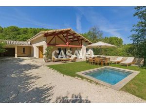 Vente Maison 6 pièces de 141m² - 13119 Saint-Savournin