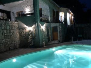 Maison avec 3-4 appartements