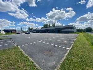 819m² AMBACHTELIJKE KMO-UNIT TE IEPER