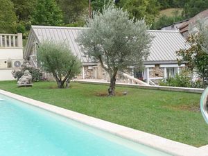 Vente maison 5 pièces 270 m² à Chézery-Forens (01200)  549 000 €