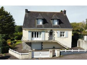 Maison Rostrenen 127.6 m² T-6 à vendre  144 450 €