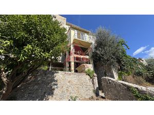 EXCLUSIVITÉ LE BAR SUR LOUP ! Maison de village 5 pièces av