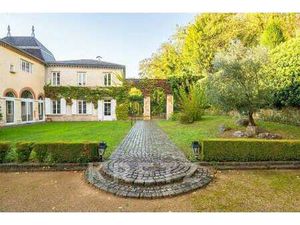 Château à vendre à Montmerle-sur-Saône : 2 000 000€ | 1000m²