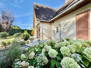 Superbe Maison de 212m2 6 chambres  parcelle de 1791m2 à Saint Fuscien (80480)