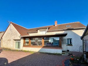 Vente maison 14 pièces 337 m² à Blois (41000)  379 080 €